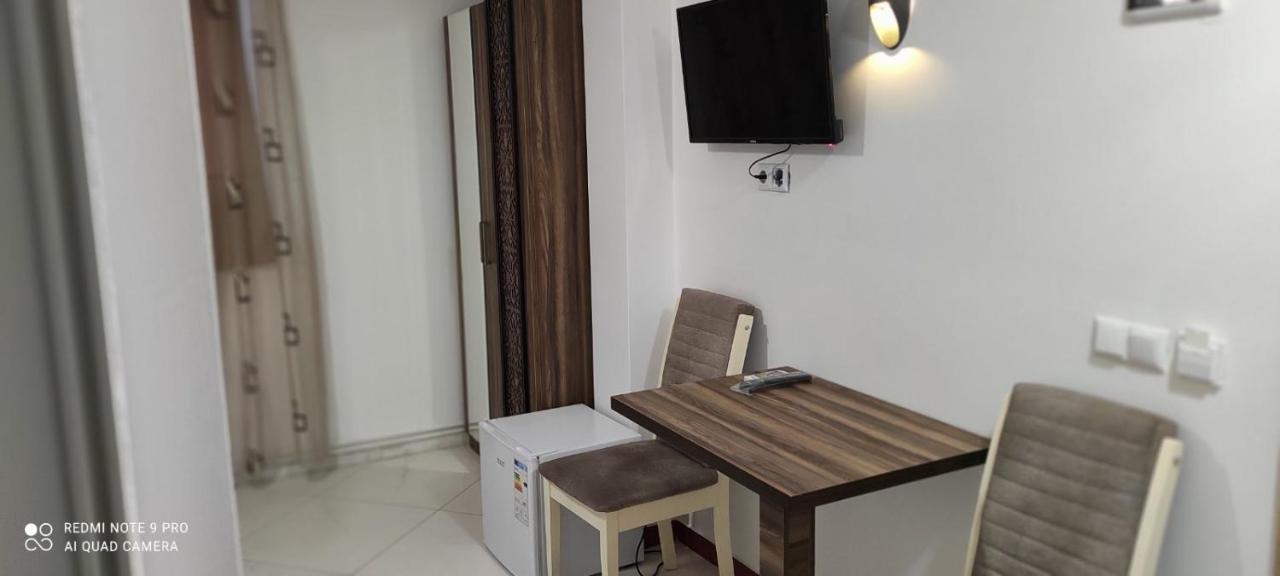 Hostel Heimli Pristina Exterior photo