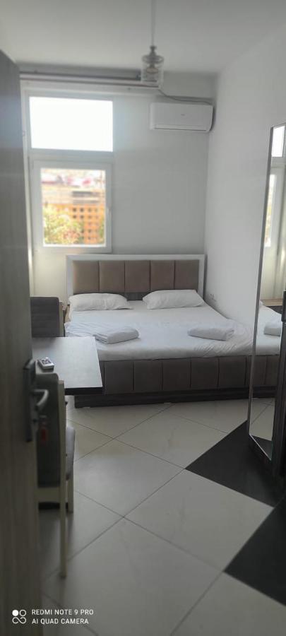 Hostel Heimli Pristina Exterior photo