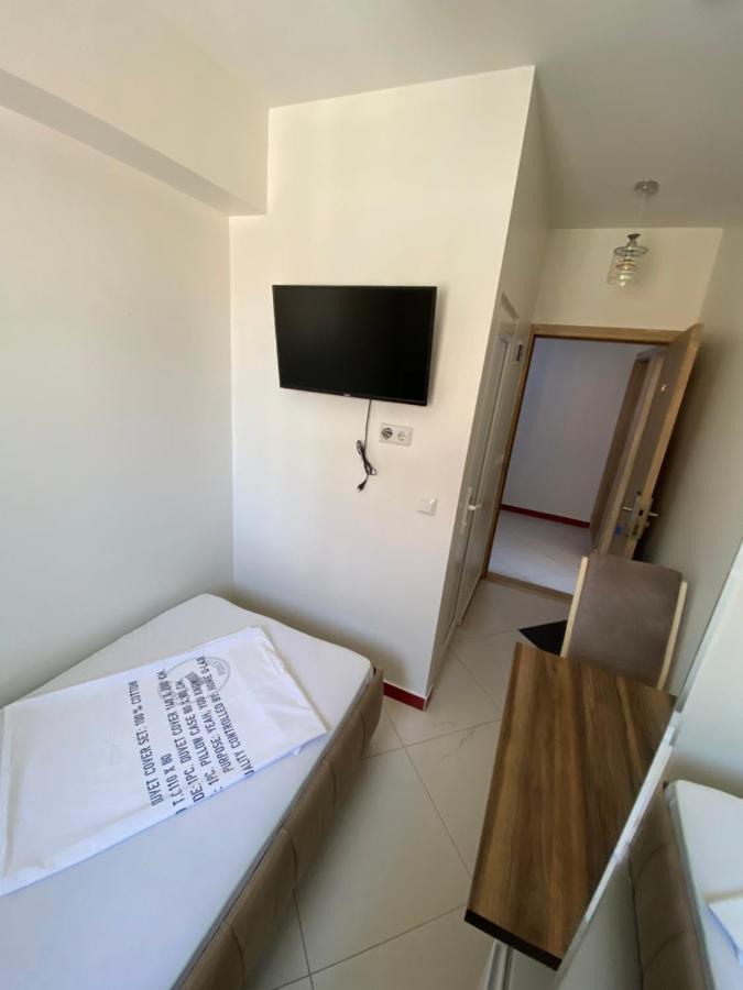 Hostel Heimli Pristina Exterior photo