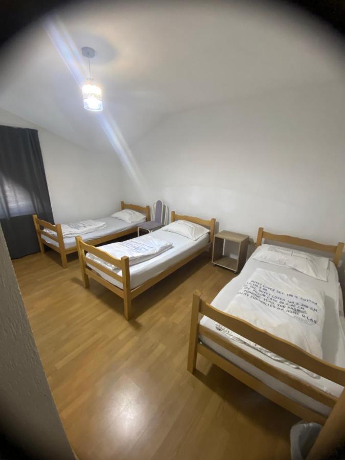 Hostel Heimli Pristina Exterior photo