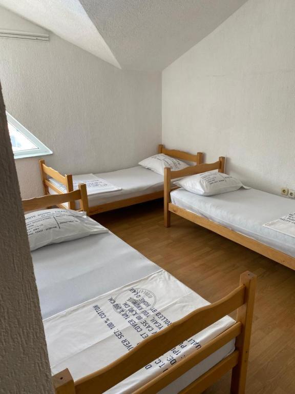 Hostel Heimli Pristina Exterior photo