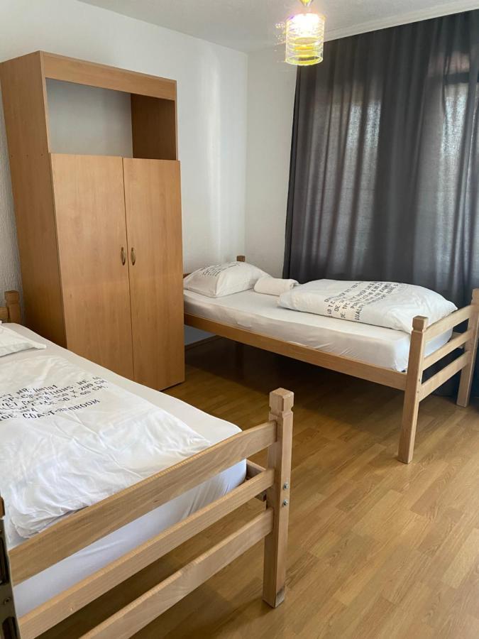 Hostel Heimli Pristina Exterior photo