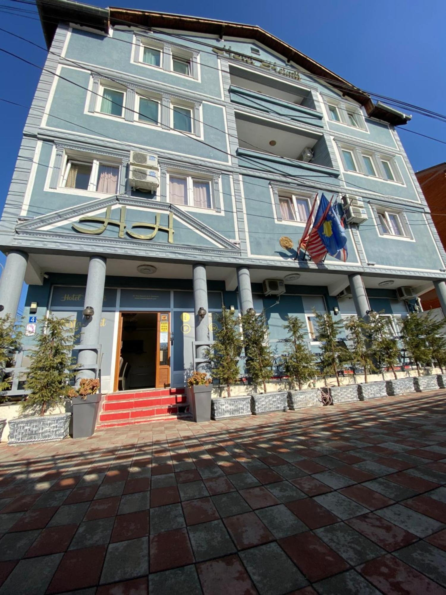 Hostel Heimli Pristina Exterior photo